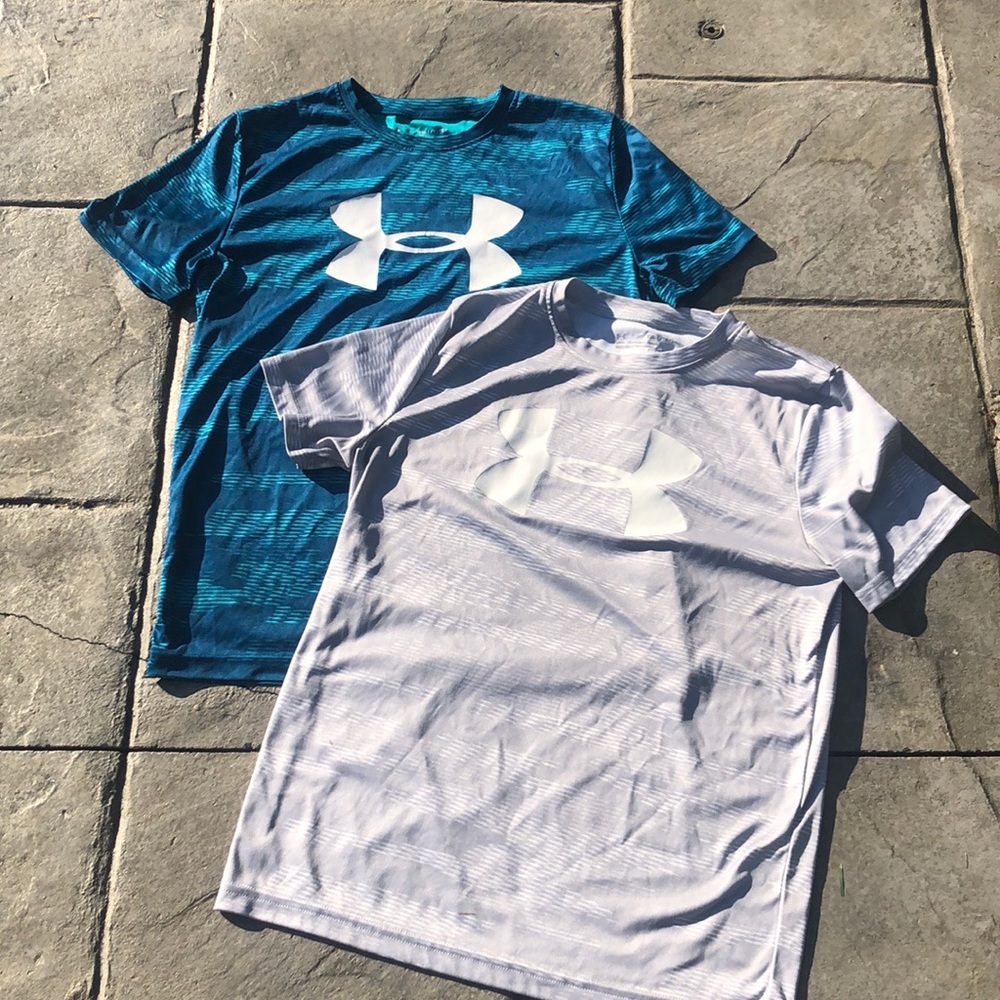2 Boys Under Armour t-shirts YXL loose Heatgear